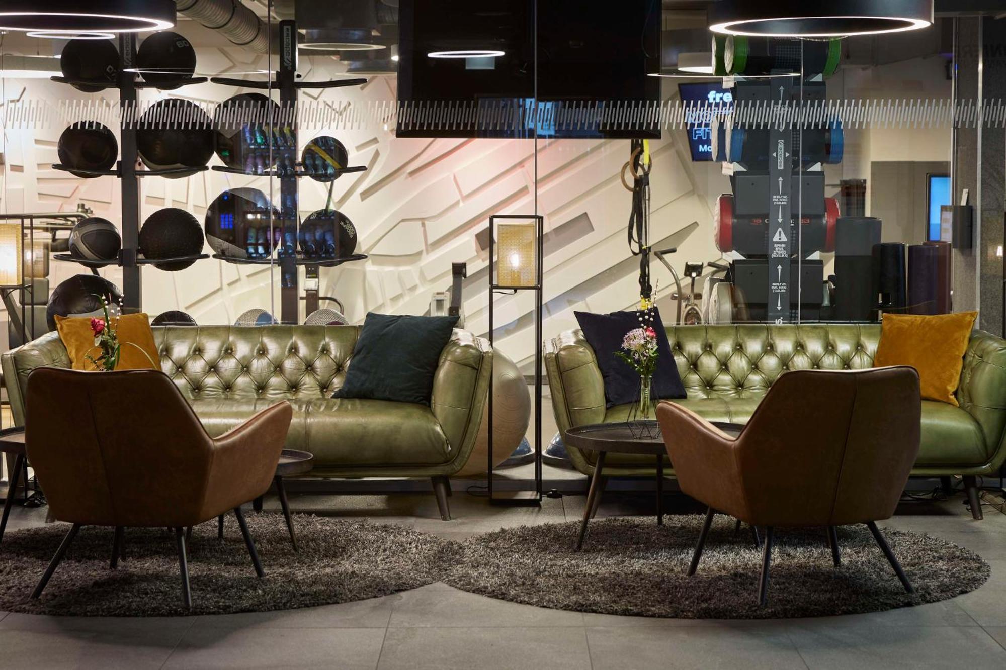 Hilton Frankfurt City Centre Frankfurt nad Mohanem Exteriér fotografie The lounge at the airport