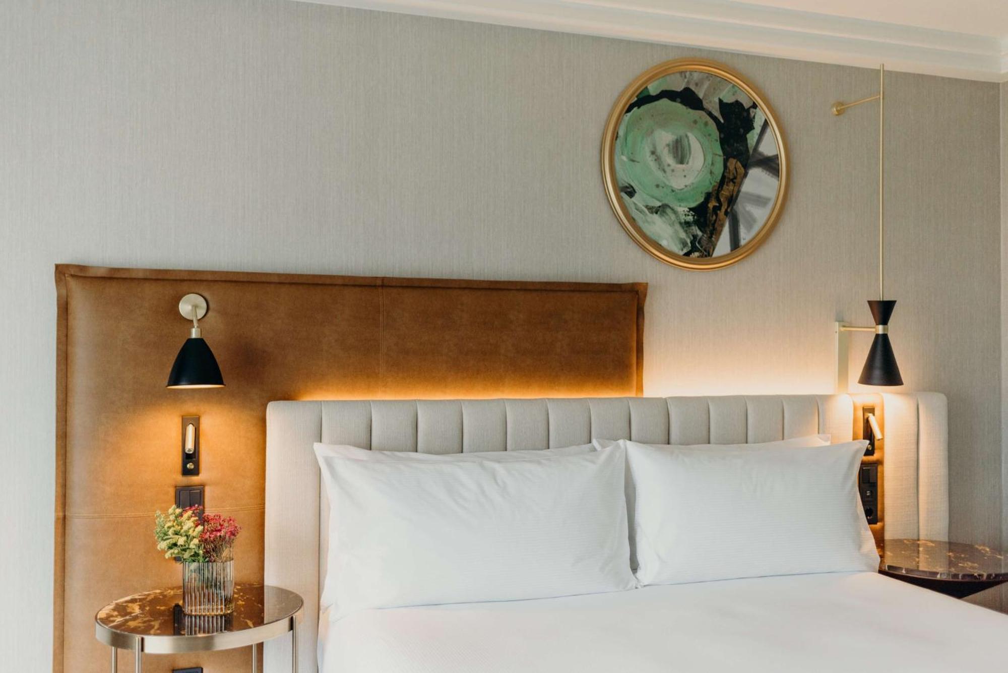 Hilton Frankfurt City Centre Frankfurt nad Mohanem Exteriér fotografie A bedroom at the hotel